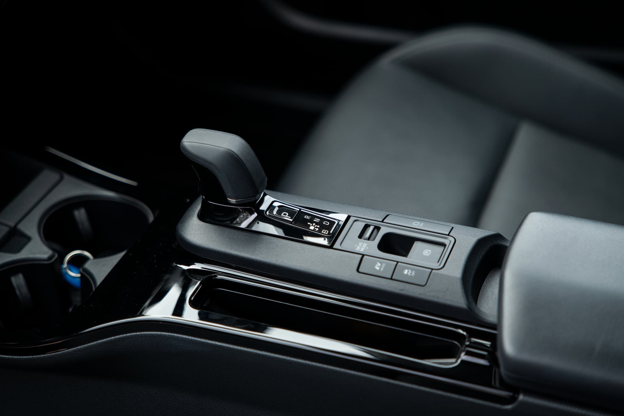 TOYOTA プリウス Zグレード - 4