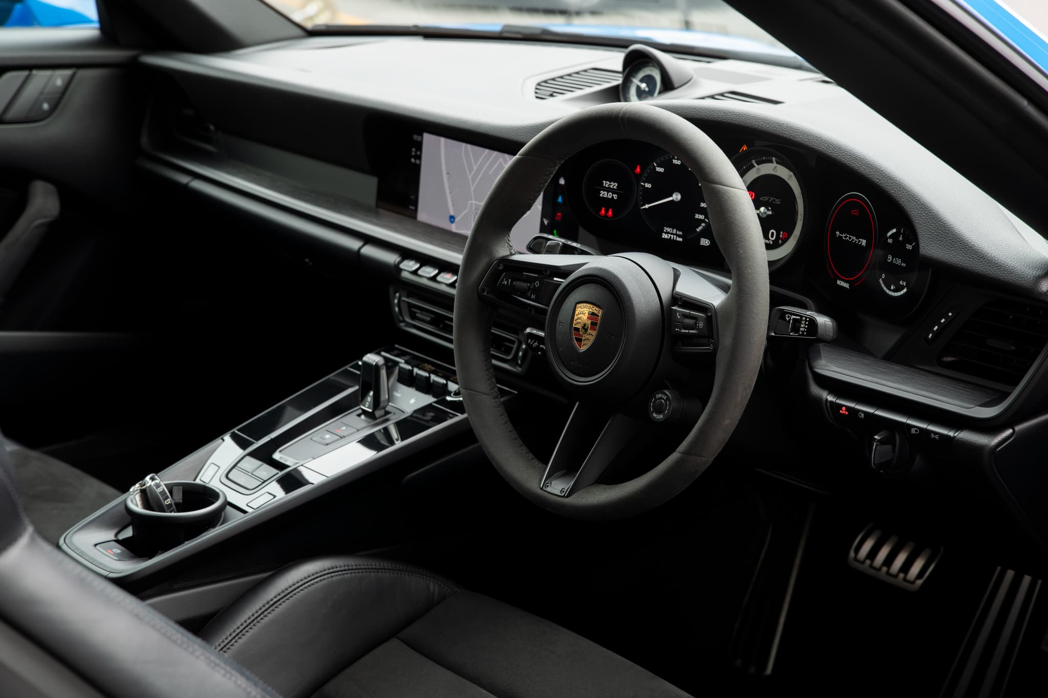 PORSCHE 911 Carrera 4 GTS Cabriolet - 2