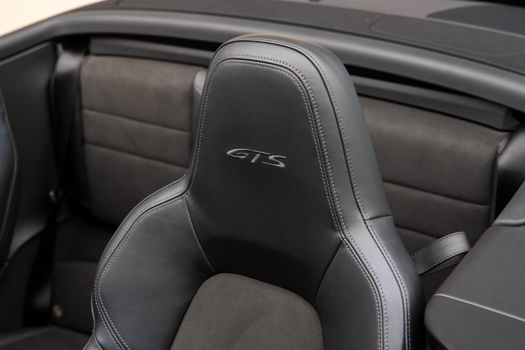 PORSCHE 911 Carrera 4 GTS Cabriolet - 6