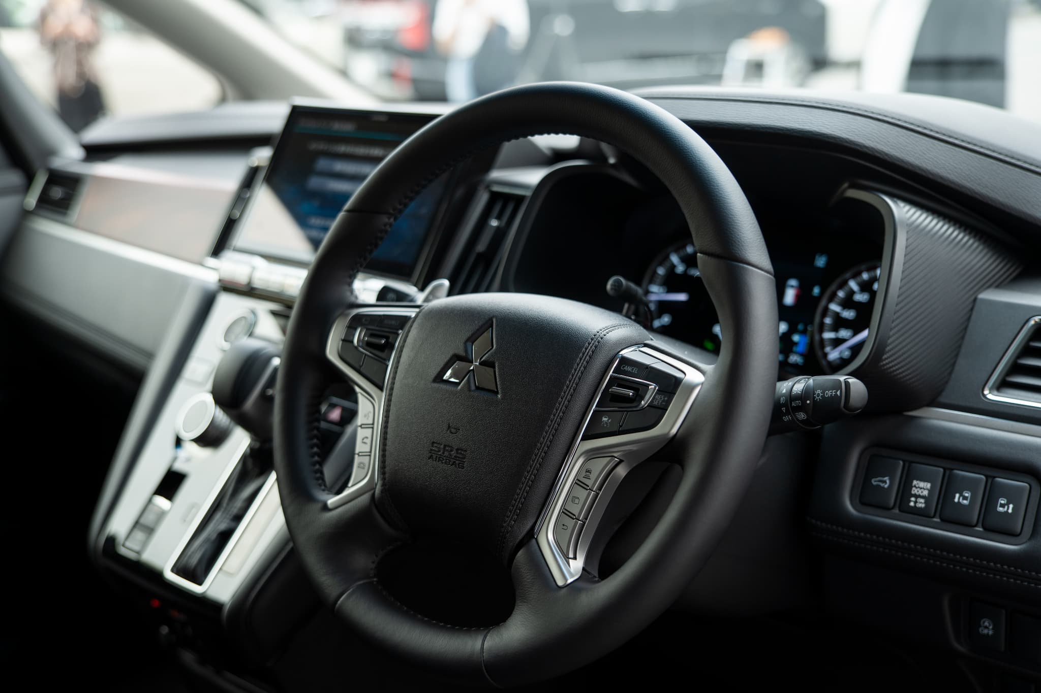 MITSUBISHI デリカD5 Pクレード カスタム仕様・4WD - 3