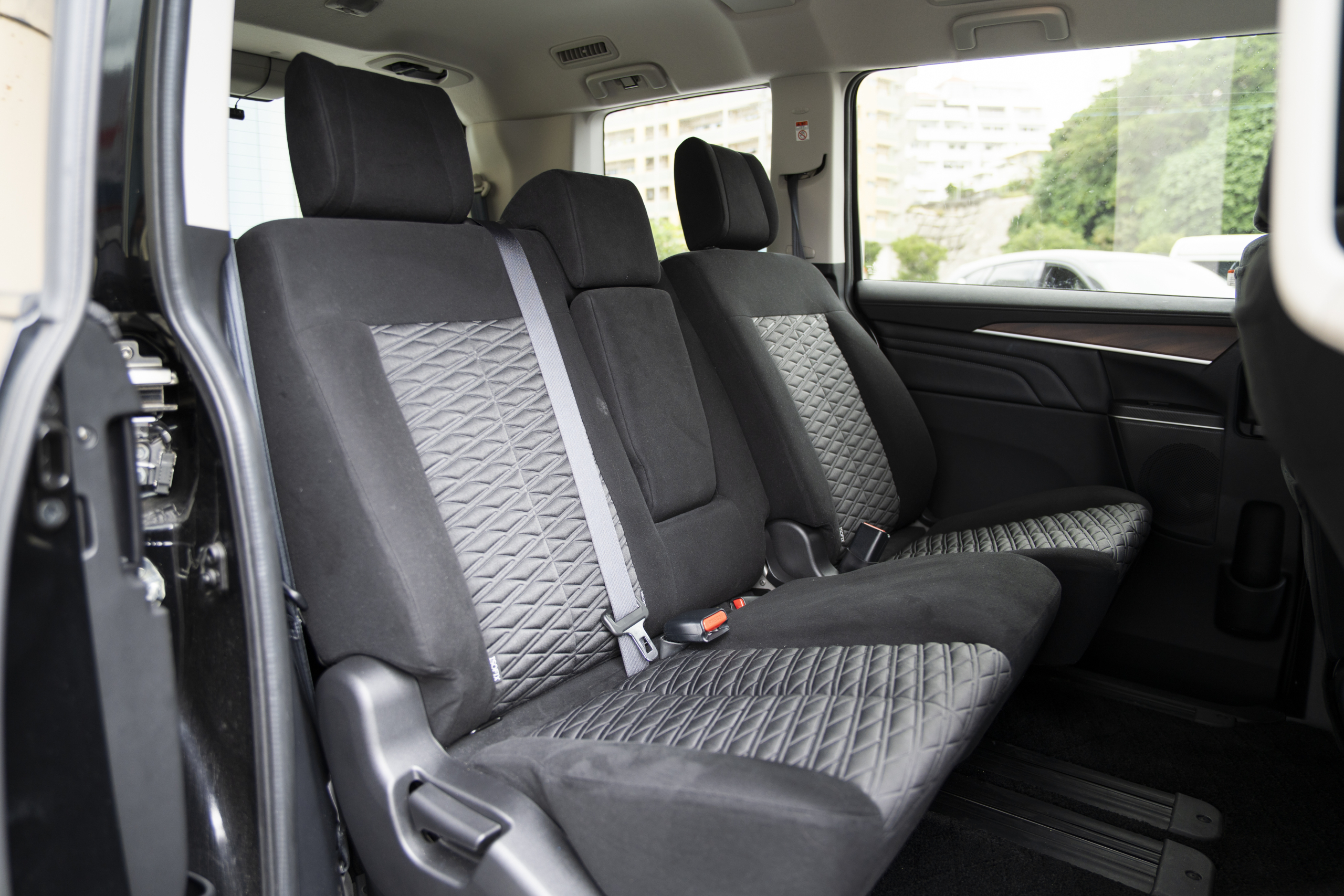 MITSUBISHI デリカD5 Pグレード・4WD - 6