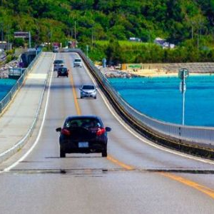 沖縄レンタカーでスポーツカーを乗りこなそう！フェアレディZの魅力を解説